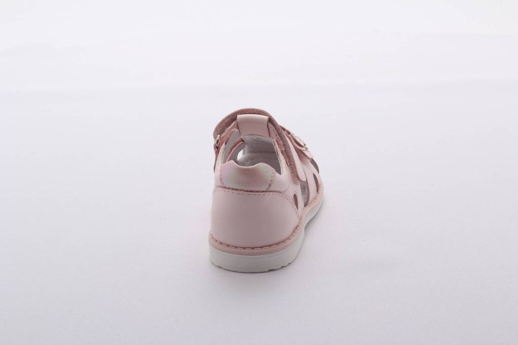 Сандалии закрытые