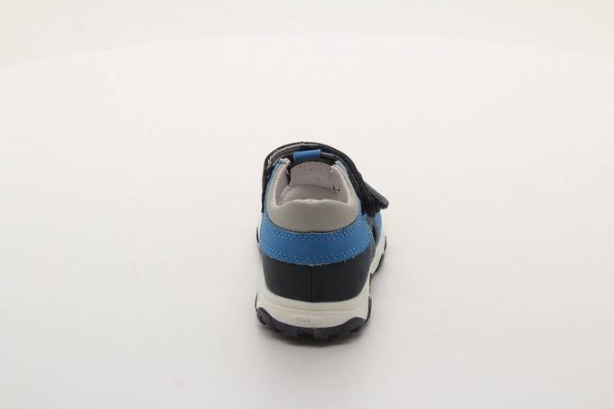 Сандалии закрытые