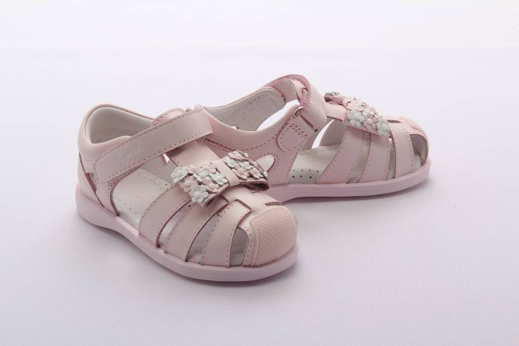 Сандалии закрытые