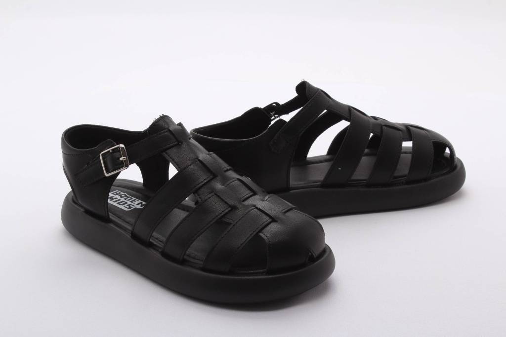 Сандалии закрытые