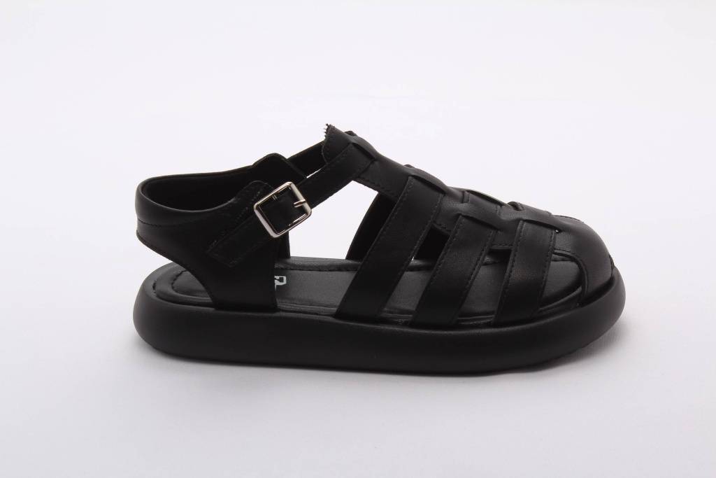 Сандалии закрытые