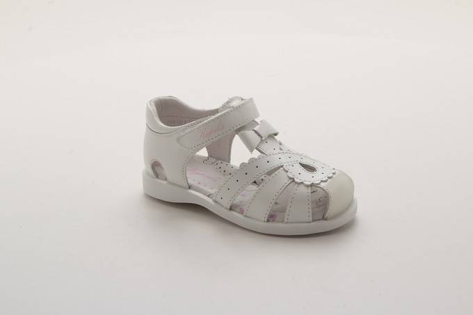 Сандалии закрытые