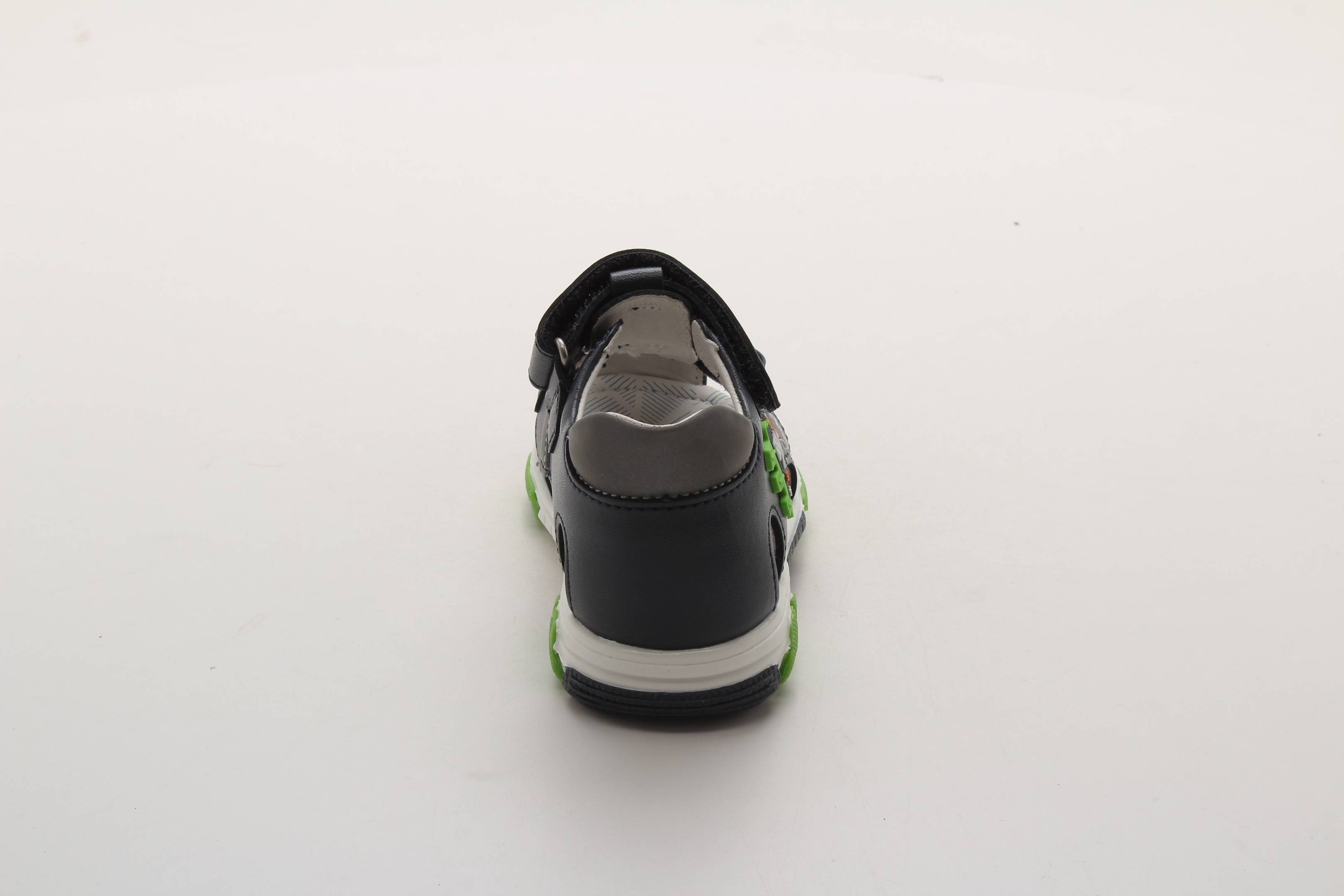 Сандалии закрытые