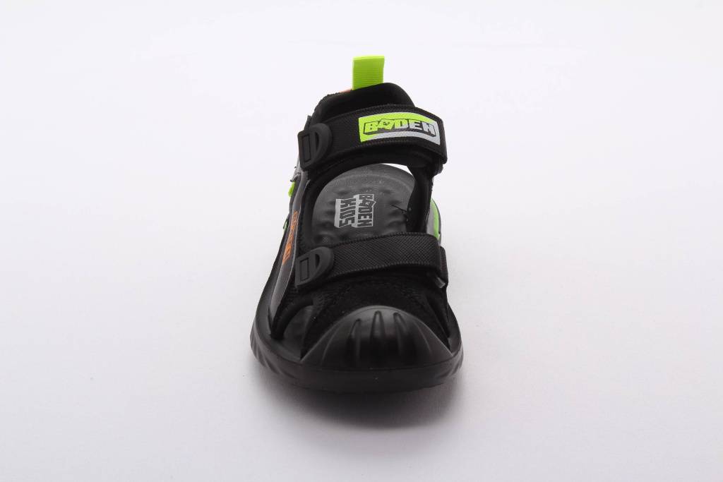 Сандалии закрытые