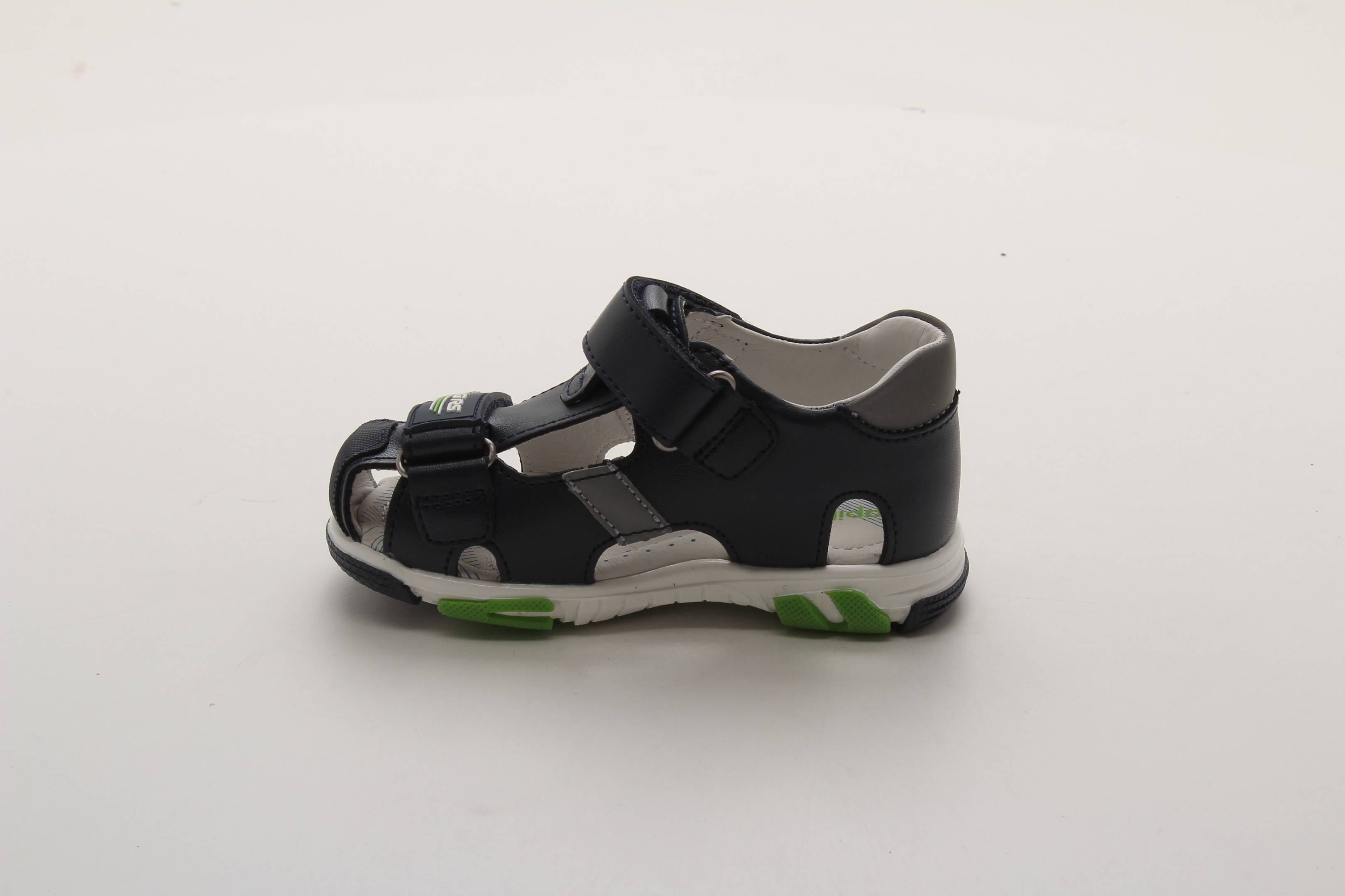 Сандалии закрытые